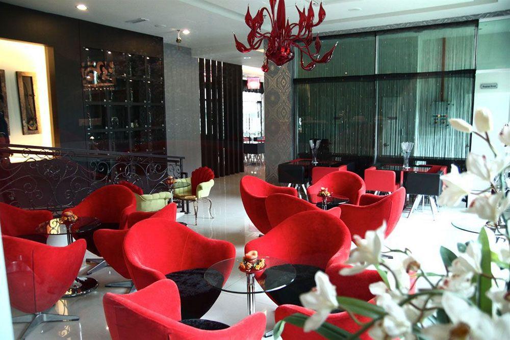 Arenaa Deluxe Hotel Malacca Exterior photo