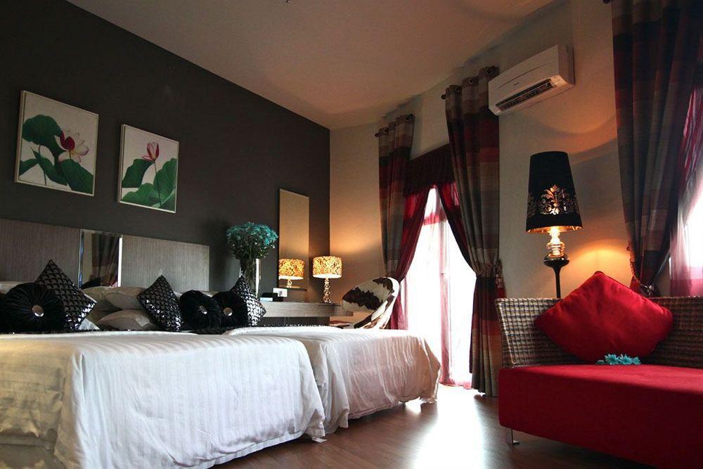 Arenaa Deluxe Hotel Malacca Exterior photo