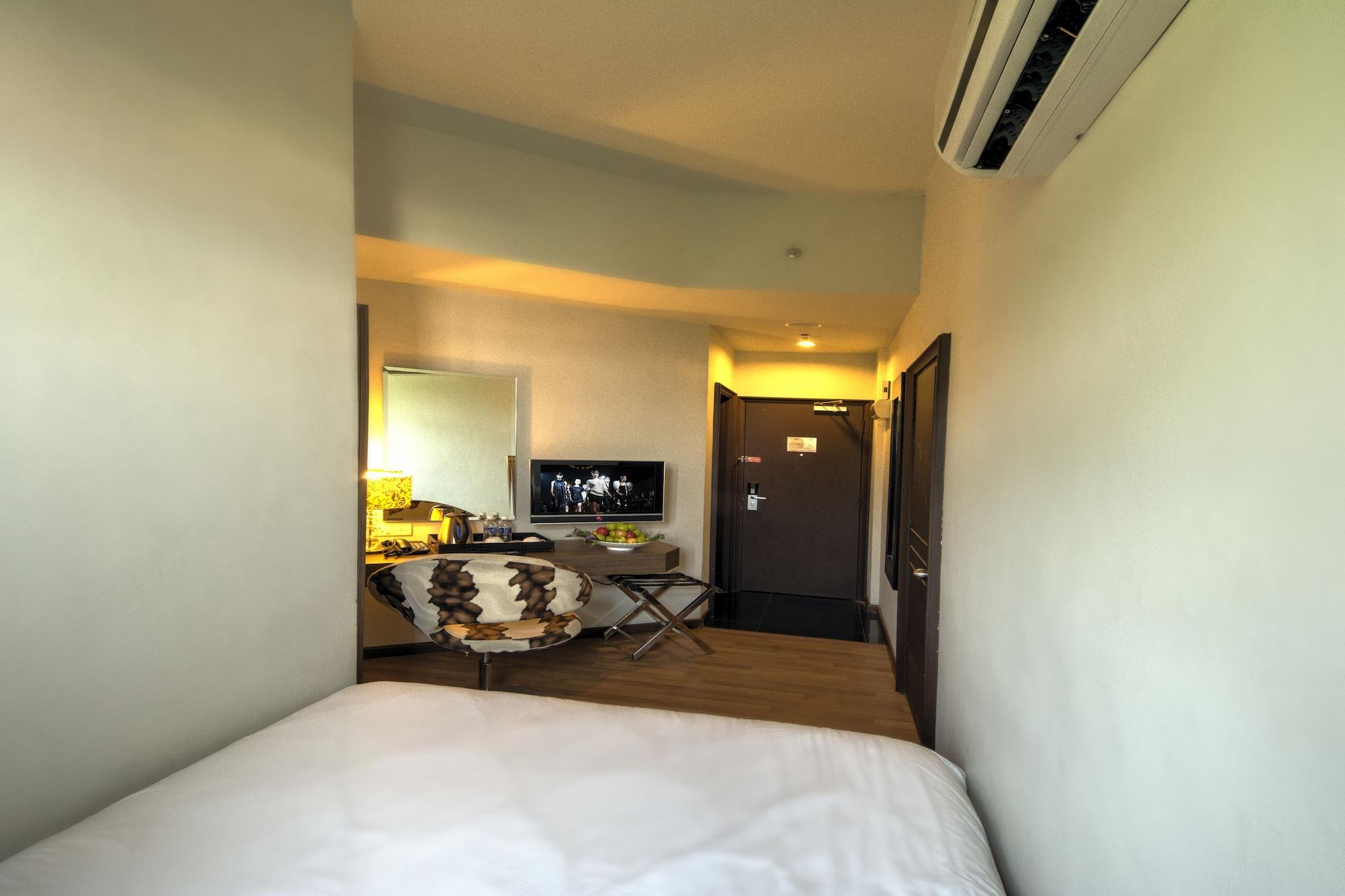 Arenaa Deluxe Hotel Malacca Exterior photo