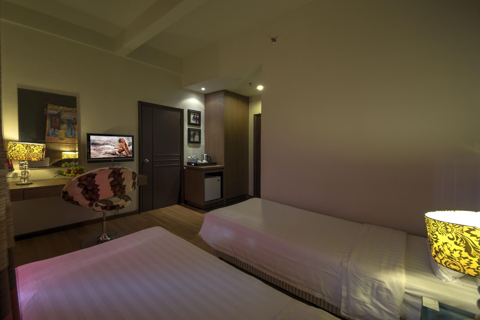 Arenaa Deluxe Hotel Malacca Exterior photo