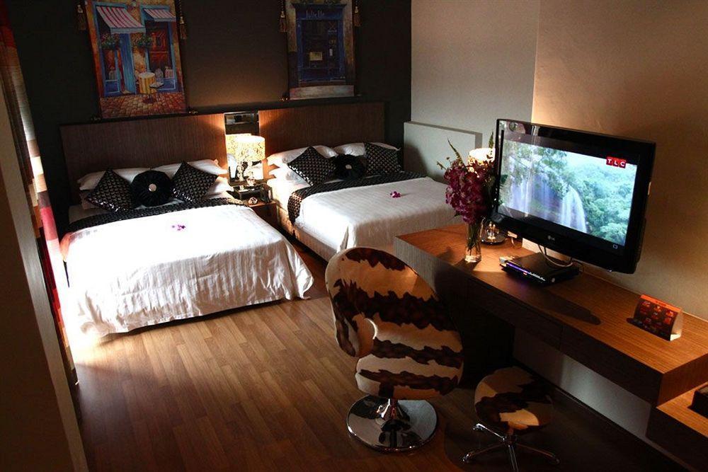 Arenaa Deluxe Hotel Malacca Exterior photo